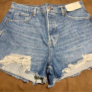 Women Arizona Jean Company Light Blue Distressed High-Rise Denim Shorts size 17